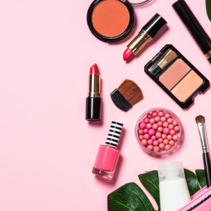 Make-Up Artistry: Professional Makeup Artist Essential Training